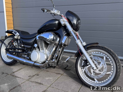 Suzuki VS 1400 Intruder Suzuki VS 1400 Intruder