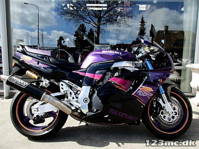 Suzuki GSXR 750 Suzuki GSXR 750