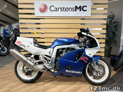 Suzuki GSXR 750 Suzuki GSXR 750