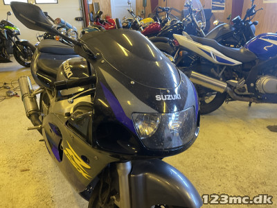 Suzuki GSXR 600 Suzuki GSXR 600