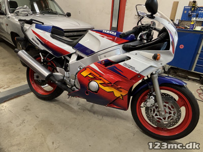Yamaha FZR 600 R Yamaha FZR 600 R