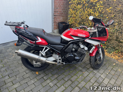 Yamaha FZS 600 Fazer Yamaha FZS 600 Fazer