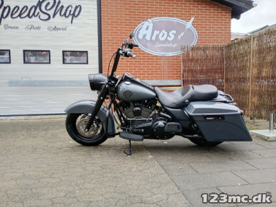 Harley-Davidson FLHRC Road King Classic Harley-Davidson FLHRC Road King Classic