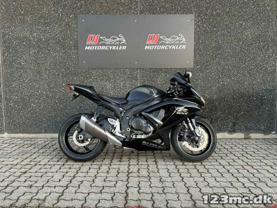 Suzuki GSXR 750 Suzuki GSXR 750