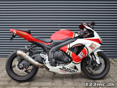 Suzuki GSXR 750 Suzuki GSXR 750
