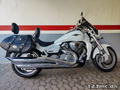 Suzuki VZR 1800 Intruder tour Suzuki VZR 1800 Intruder tour