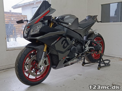 Aprilia RSV4 RF Aprilia RSV4 RF