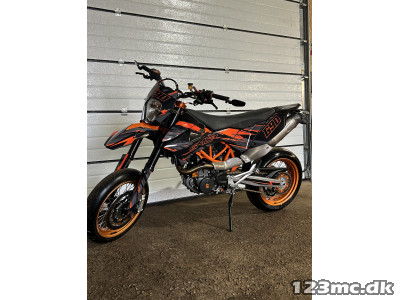 KTM 690 SMC R KTM 690 SMC R