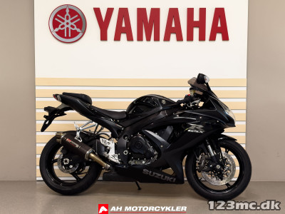 Suzuki GSXR 750 Suzuki GSXR 750