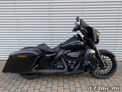Harley-Davidson FLHRXS Road King Special HMC Motorcykler. Vi bytter gerne. Harley-Davidson FLHRXS Road King Special HMC Motorcykler. Vi bytter gerne.