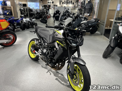 Yamaha MT-09 Yamaha MT-09