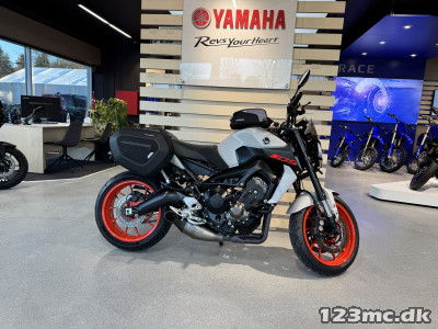 Yamaha MT-09 Yamaha MT-09