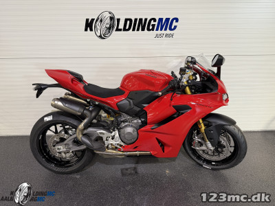 Ducati Panigale V2 S Red Ducati Panigale V2 S Red