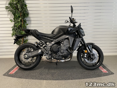 Yamaha MT-09 - Tech Black Yamaha MT-09 - Tech Black